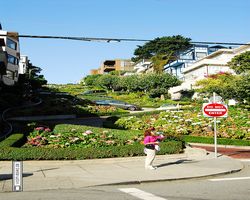California - San Francisco - Lombard Street