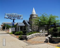 Graceland Wedding Chapel