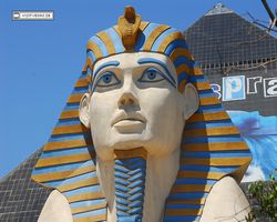 Nevada - Las Vegas - Hotels & Casinos - Luxor