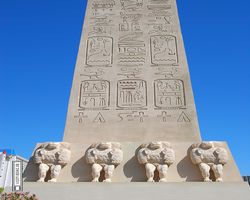 Nevada - Las Vegas - Hotels & Casinos - Luxor